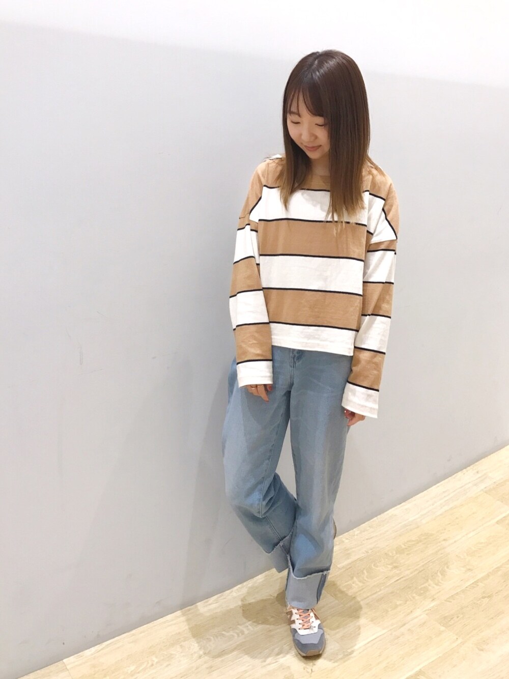 「earth music&ecology、ボーダー、ベージュ、デニム、ゆるコーデ、低身長、チビーズ✳︎、カジュアル、wearsinc、ストレートデニム」｜「wearsincのアイテム（Tシャツ/カットソー、ベージュ系）」を使った、Ushijawaさん（レディース・149cm）の春コーディネートの1枚目の写真