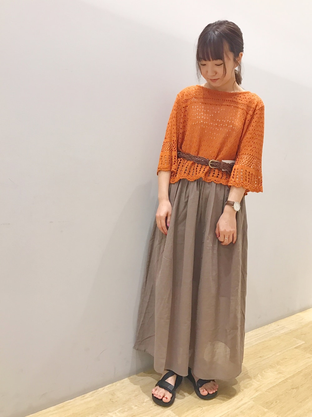「earth music&ecology、ボヘミアン、スカート、オレンジ、オトナカジュアル、チビーズ✳︎、低身長、オトナ女子、summer」｜「earth music&ecologyの・クロシェットニットプルオーバー（ニット/セーター、オレンジ系）」を使った、Ushijawaさん（レディース・149cm）の春コーディネートの1枚目の写真