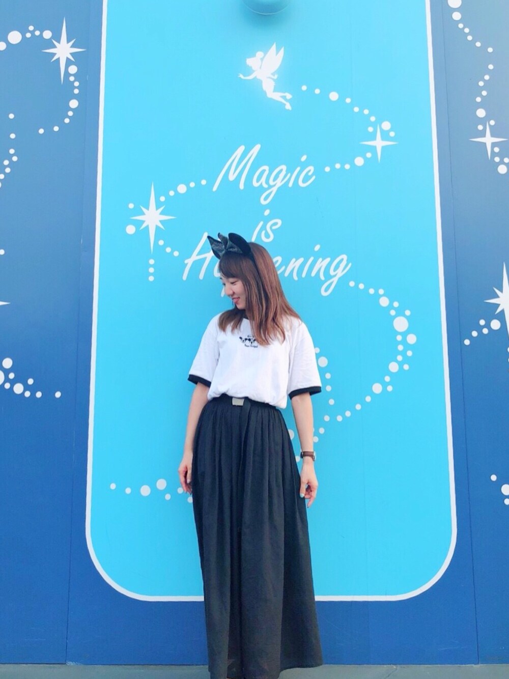 「夏セールで買いました、earth music&ecology、マキシスカート、ディズニー、ディズニーコーデ、モノトーン、低身長、チビーズ✳︎、ミッキー、Tシャツ」｜「earth music&ecologyの・8col ギャザーマキシスカート ●（スカート、ブラック系）」を使った、Ushijawaさん（レディース・149cm）の夏コーディネートの1枚目の写真