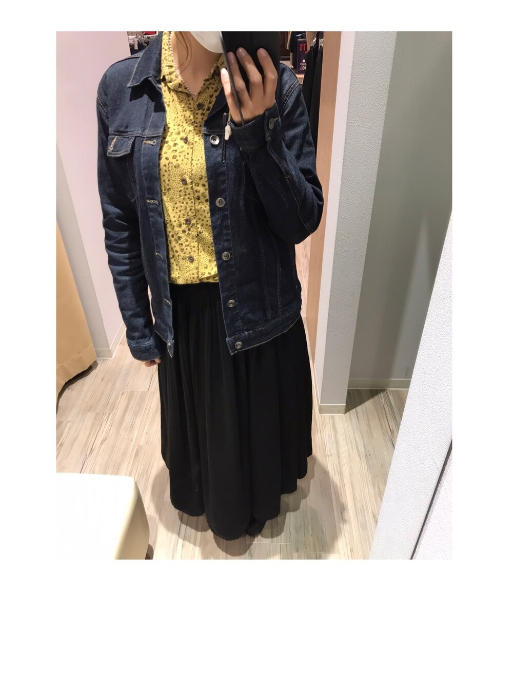 「アパレル、おしゃれになりたい、ヒョウ柄、デニムジャケット、最近コーデがマンネリしてる、フォローワー増えてますね、ありがとうございます、いいねお願いします💕、いいね返し」｜「GRAND GLOBALのアイテム（スカート、ブラック系）」を使った、pypy02さん（レディース・163cm）の春コーディネートの1枚目の写真