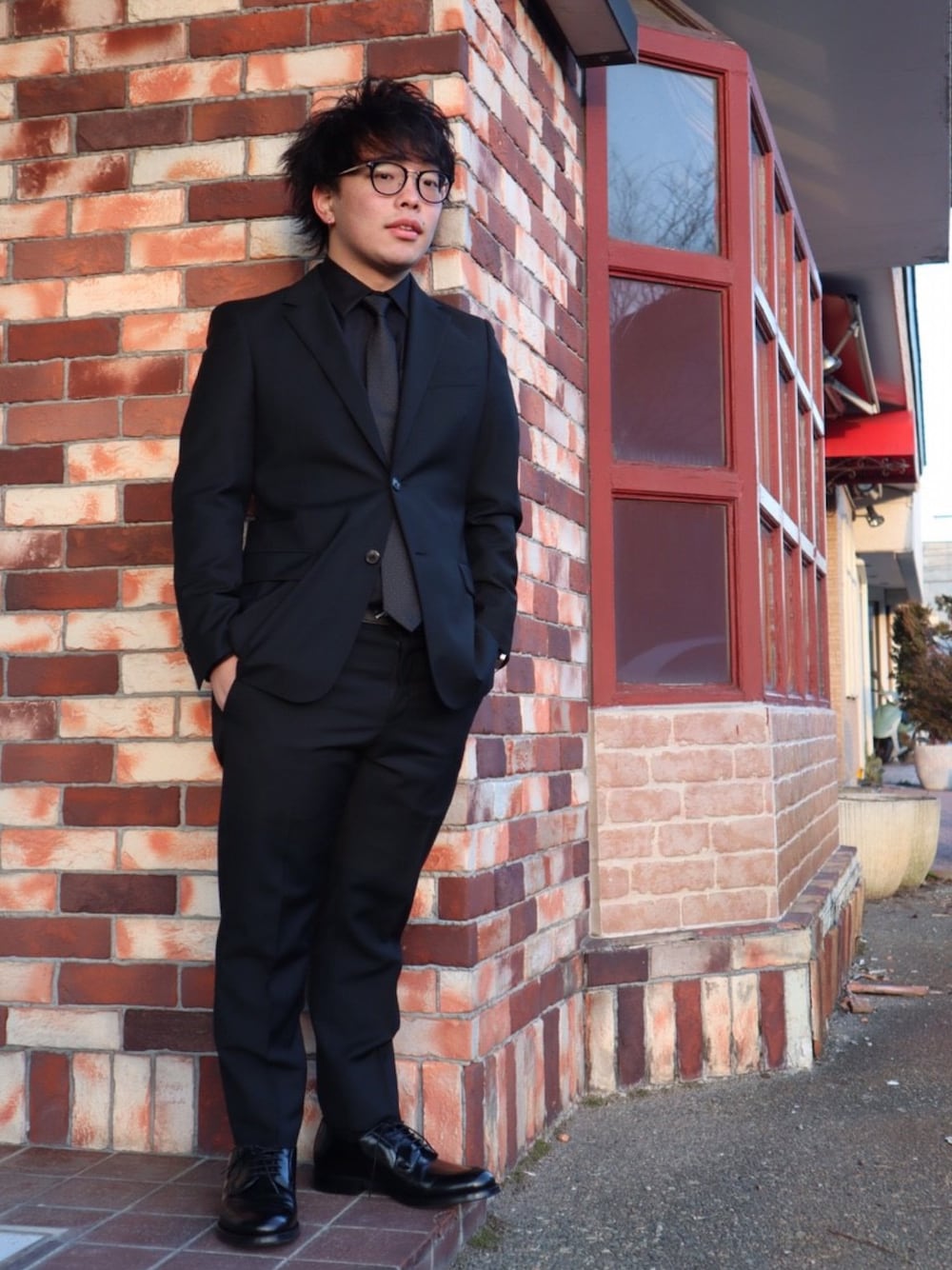 「PRADAのアイテム（スーツジャケット、ブラック系）」を使った、TaiGa Takahashiさん（メンズ・155cm）の冬コーディネートの1枚目の写真