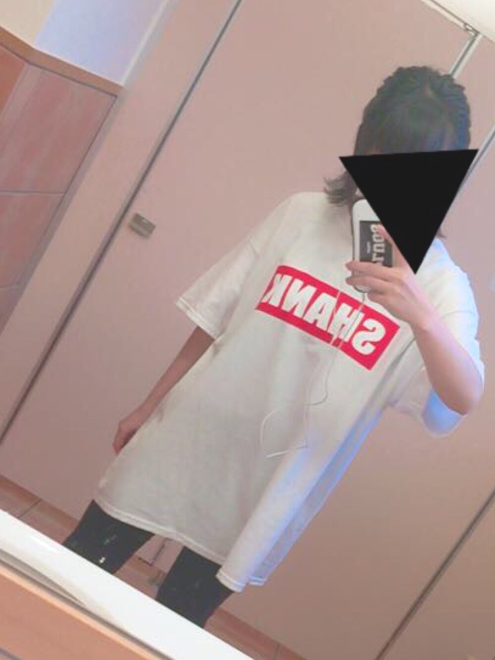 「SHANK」｜「SHANKのアイテム（Tシャツ/カットソー、ホワイト系）」を使った、まるさん（レディース・160cm）の秋コーディネートの1枚目の写真
