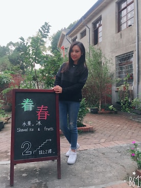 「Roots Canadaのアイテム（トップス）」を使った、Janelle Wangさん（レディース・160cm）の春コーディネート