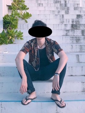 「プラダ」｜「アイテム（アクセサリー）」を使った、しぼれさん（メンズ・180cm）の夏コーディネート