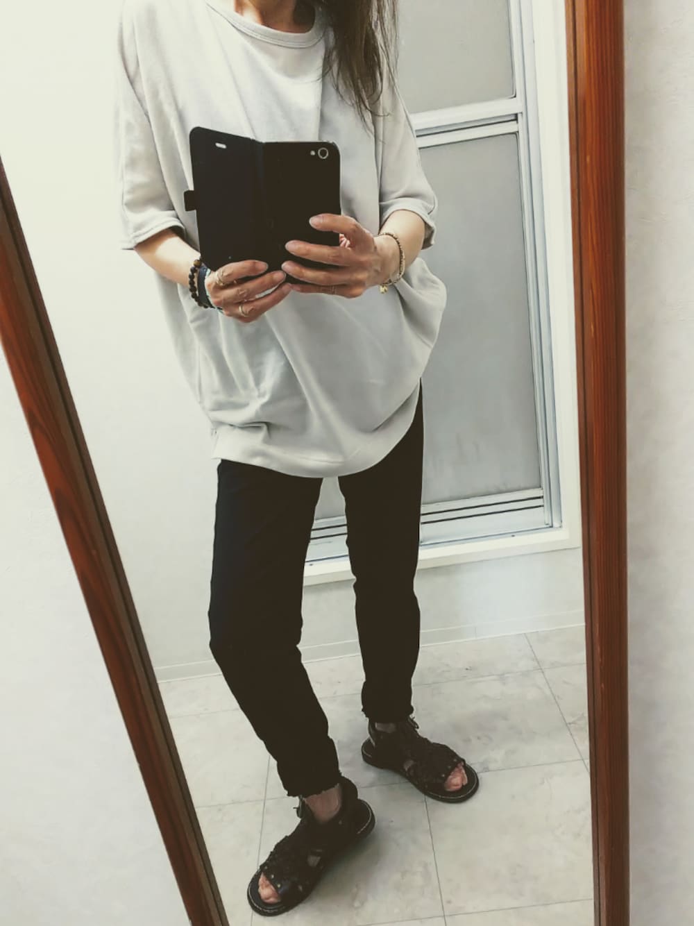 「OUTDOOR PRODUCTSのアイテム（パンツ、ブラック系）」を使った、ribenjicyanさん（レディース・157cm）の春コーディネートの1枚目の写真