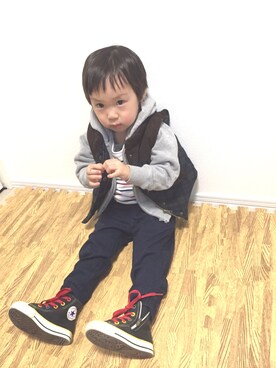 「UNIQLO（ユニクロ）のBOYS デニムジョガーパンツ（その他パンツ、ブルー系）」を使った、as.maaaさん（キッズ）の春コーディネート