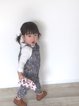 「H&M（エイチ・アンド・エム）のアイテム（サロペット/オーバーオール、ブルー系）」を使った、as.maaaさん（キッズ）の春コーディネート