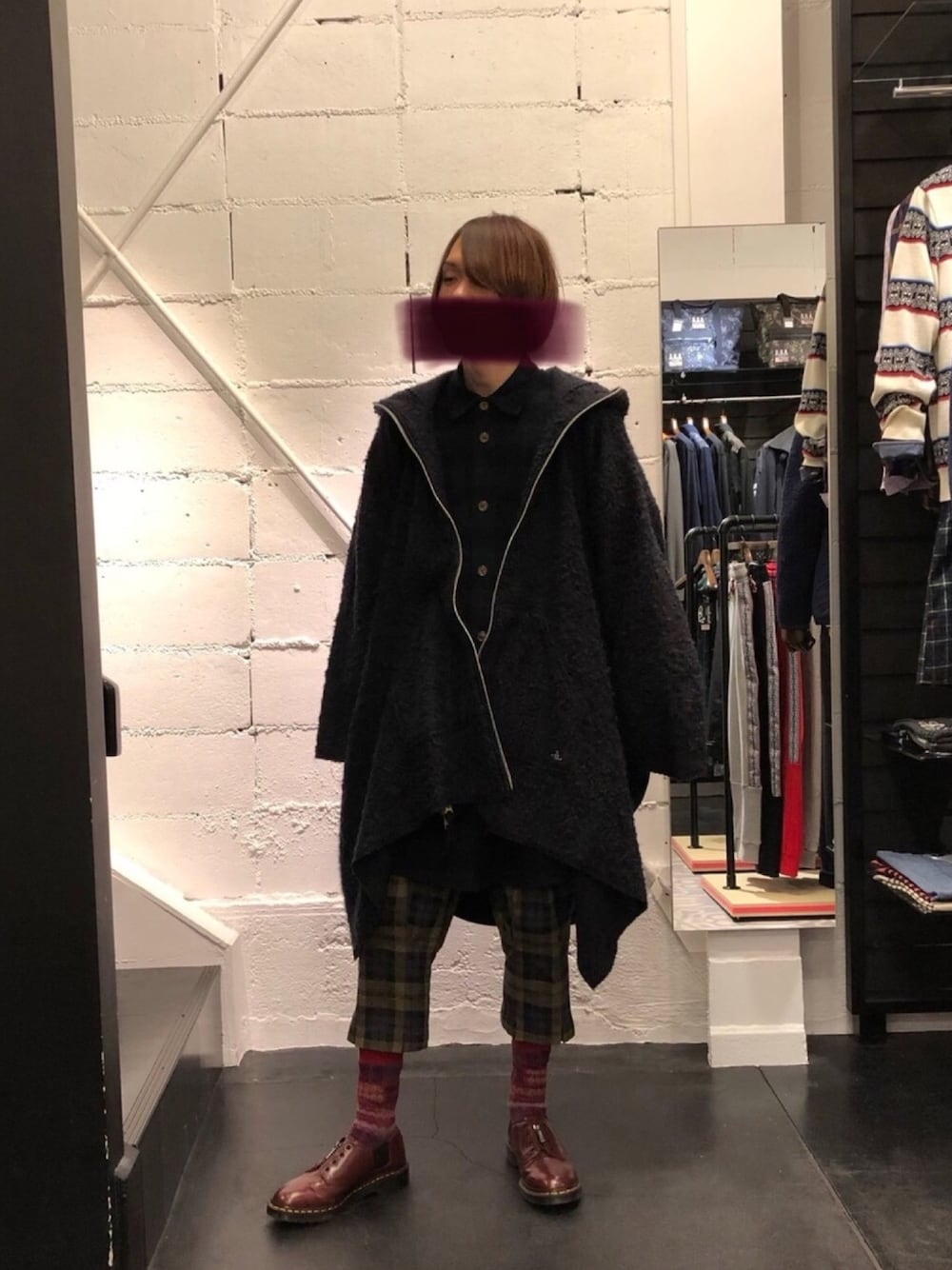 Vivienne Westwood MANのパーカーを使った人気ファッション