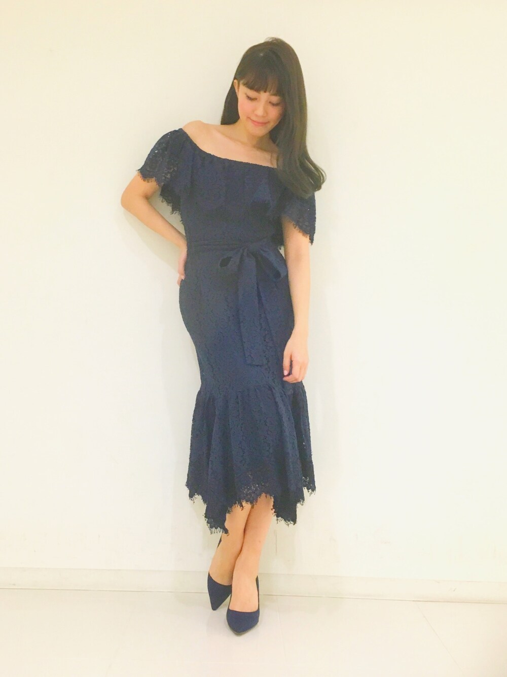 「ootd、シンプル、outfit、ワンピース、レース、オフショル、ドロシーズ(DRWCYS)」｜「DRWCYSのアイテム（ワンピース、ブルー系）」を使った、はらだゆかさん（レディース・160cm）の冬コーディネートの1枚目の写真