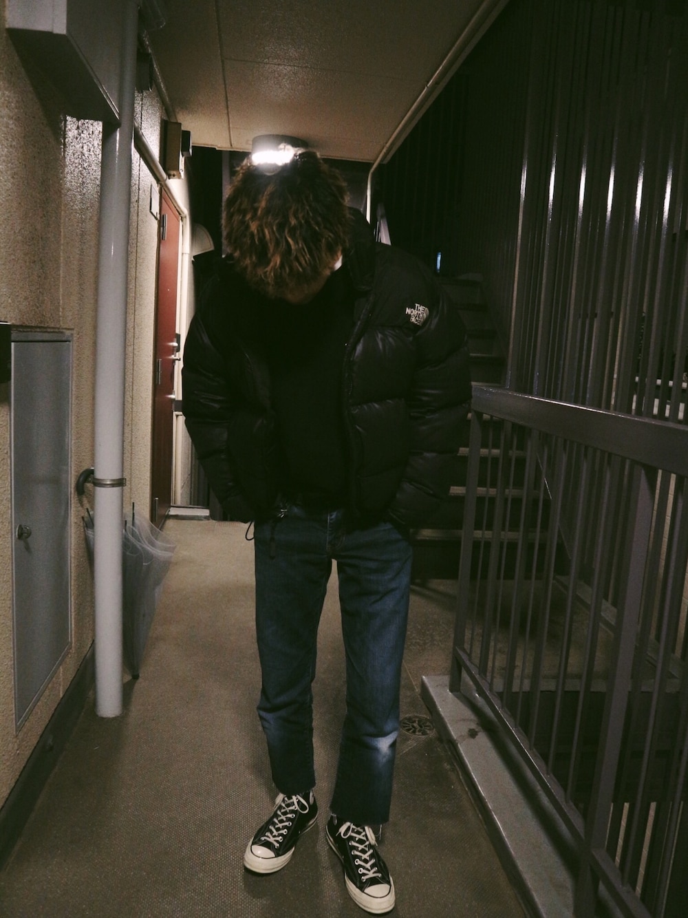 「おしゃれさんと繋がりたい、大人コーデ、プチプラ、ootd、UNIQLO、ブラックコーデ、デニム、シンプル、きれいめカジュアル、いいね返し」｜「THE NORTH FACEのザ・ノースフェイス / ヌプシジャケット（ダウンジャケット/コート、ブラック系）」を使った、masato onishiさん（メンズ・172cm）の冬コーディネートの1枚目の写真