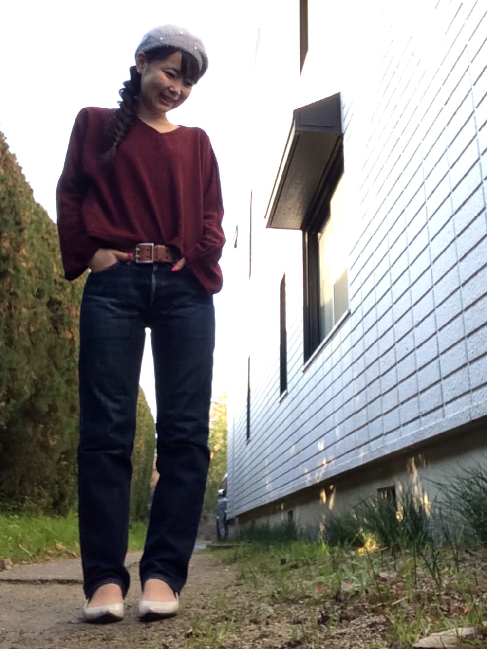 「JAPAN BLUE JEANS、ジーンズ、デニム、ベレー帽、テーパードパンツ」｜「JAPAN BLUE JEANSのアイテム（デニムパンツ、ブルー系）」を使った、mayusonさん（レディース・162cm）の冬コーディネートの1枚目の写真