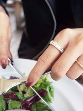 「アイテム（リング）」を使った、岩谷 英里子さん（レディース・169cm）の冬コーディネート