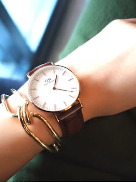 「アイテム（腕時計）」を使った、岩谷 英里子さん（レディース・169cm）の冬コーディネート