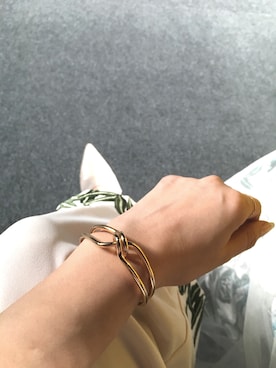 「pinon（ピノン）のアイテム」を使った、岩谷 英里子さん（レディース・169cm）の春コーディネート