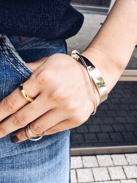 「アイテム（ブレスレット）」を使った、岩谷 英里子さん（レディース・169cm）の夏コーディネート