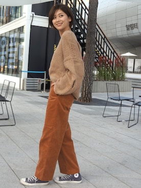 「CONVERSE（コンバース）のCONVERSE ALL STAR　ハイカットスニーカー（スニーカー）」を使った、岩谷 英里子さん（レディース・169cm）の秋コーディネート