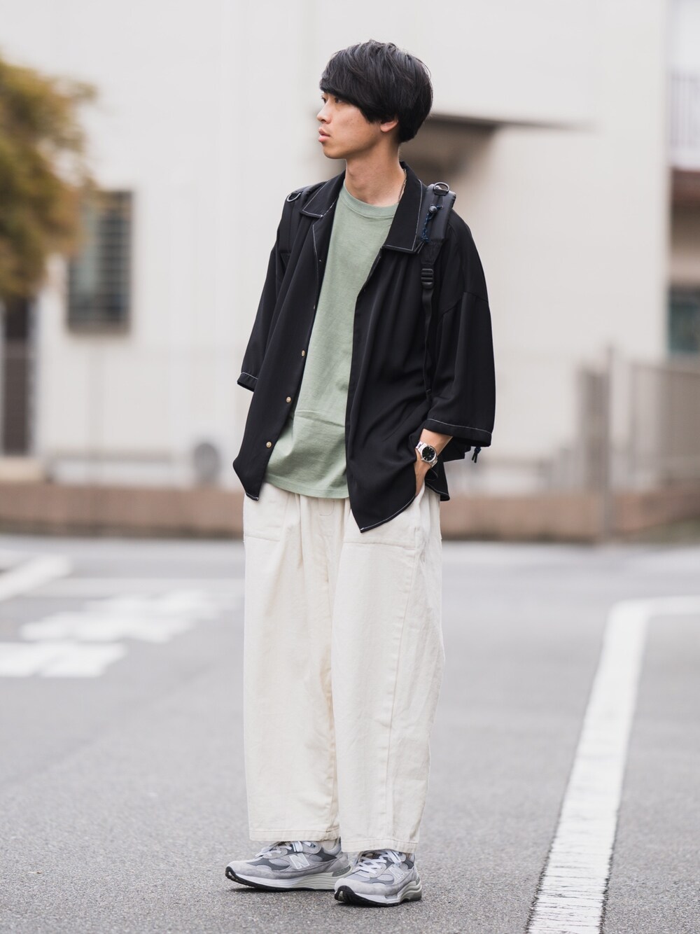 「CASPER JOHNのVarious Dolman Shirts/バリアスドルマンシャツ（シャツ/ブラウス、ブラック系）」を使った、Suzuさん（メンズ・182cm）の夏コーディネートの1枚目の写真