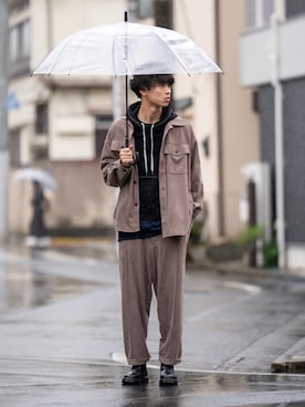 「INTER FACTORY（インターファクトリー）のWEARISTA Suzu × INTER FACTORY　ヨーク付きステッチパーカー（パーカー）」を使った、Suzuさん（メンズ・182cm）の秋コーディネート