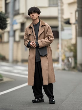「CASPER JOHN（キャスパージョン）のアイテム（トレンチコート）」を使った、Suzuさん（メンズ・181cm）の春コーディネート