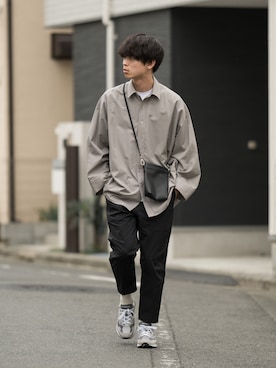 「TIGORA（ティゴラ）のアイテム（パンツ）」を使った、Suzuさん（メンズ・181cm）の春コーディネート