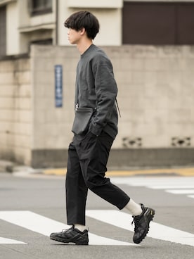 「TIGORA（ティゴラ）のアイテム（パンツ）」を使った、Suzuさん（メンズ・181cm）の春コーディネート