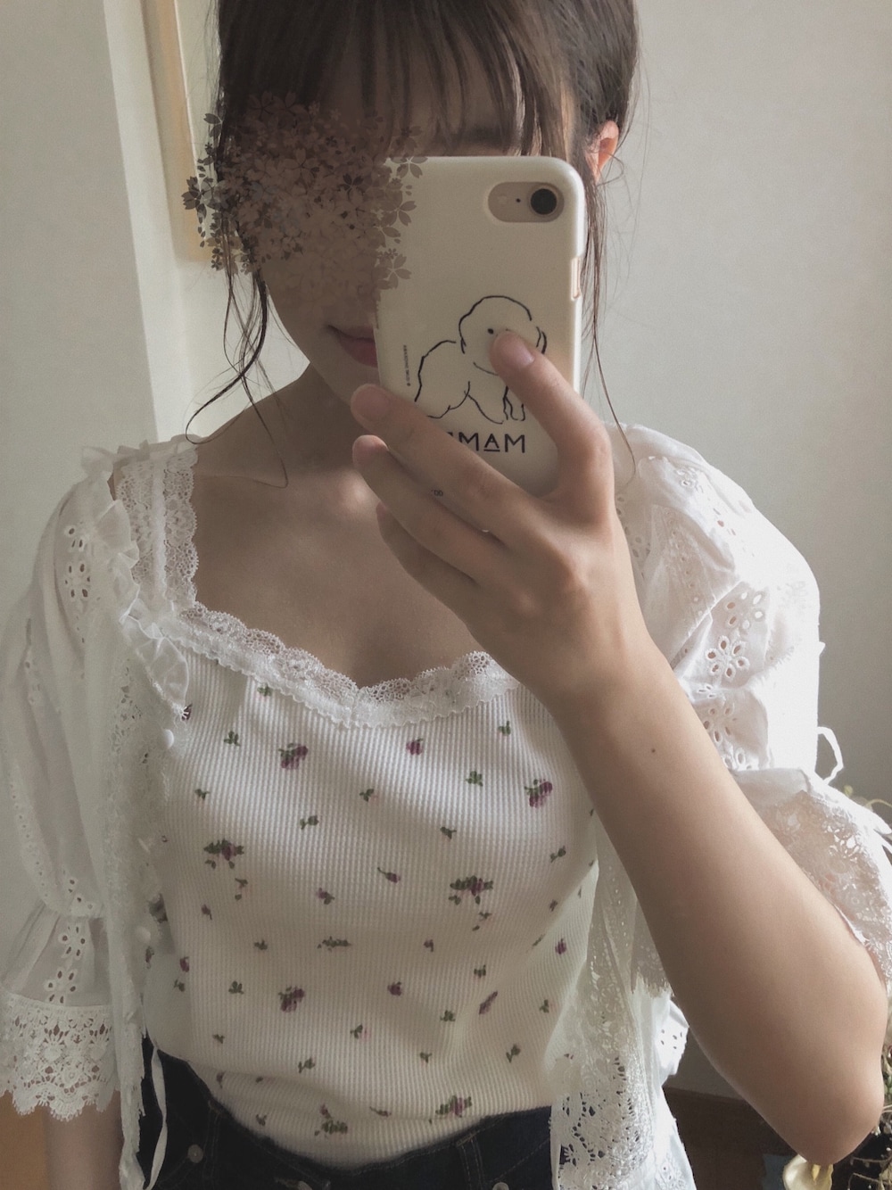 「さかりかサーマル、ナイスクラップ、nice claup、one after another NICE CLAUP、サーマル、白ブラウス、夏コーデ、パンツスタイル、レース、小花柄」｜「one after another NICE CLAUPの贅沢コットンレースブラウス（シャツ/ブラウス、ホワイト系）」を使った、muyuさん（レディース・157cm）の夏コーディネートの1枚目の写真
