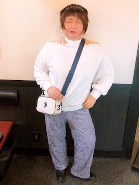 「肌見せ」｜「アイテム（スウェット）」を使った、麗園ファンタジー〇*ﾟさん（レディース・162cm）の春コーディネート