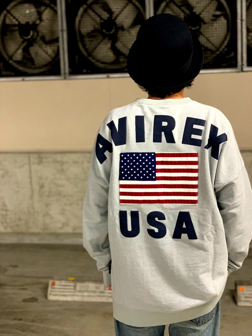 「AVIREX、limited、アメカジ、お洒落さんとつながりたい、ootd、シンプルコーデ、秋、カジュアルコーデ、ミリタリー、なんばパークス」｜「AVIREXのAVIREX(アヴィレックス）　「TYPE BLUE（タイプブルー）」　キャプテン【BING】 レギュラーフィット（デニムパンツ、ブルー系）」を使った、みずかみさん（メンズ・165cm）の秋コーディネートの1枚目の写真
