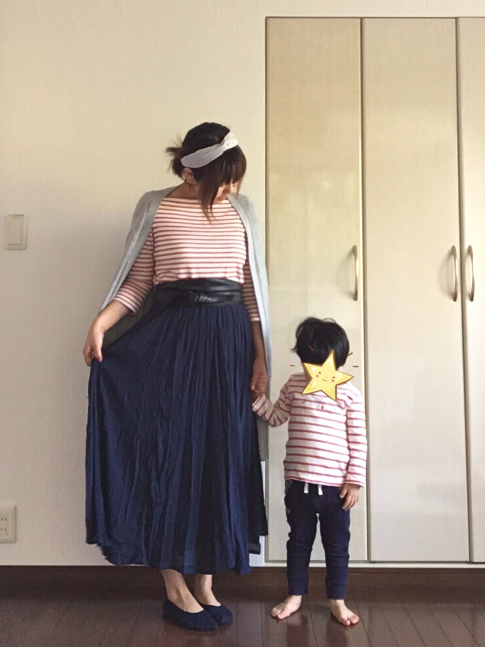 「プチプラ、ユニクロ、親子リンク、親子コーデ、リンクコーデ、ママコーデ、ママファッション、おしゃれさんと繋がりたい、おしゃれになりたい」｜「UNIQLOのアイテム（トップス、レッド系）」を使った、ゆー🐣さん（レディース・156cm）の春コーディネートの1枚目の写真