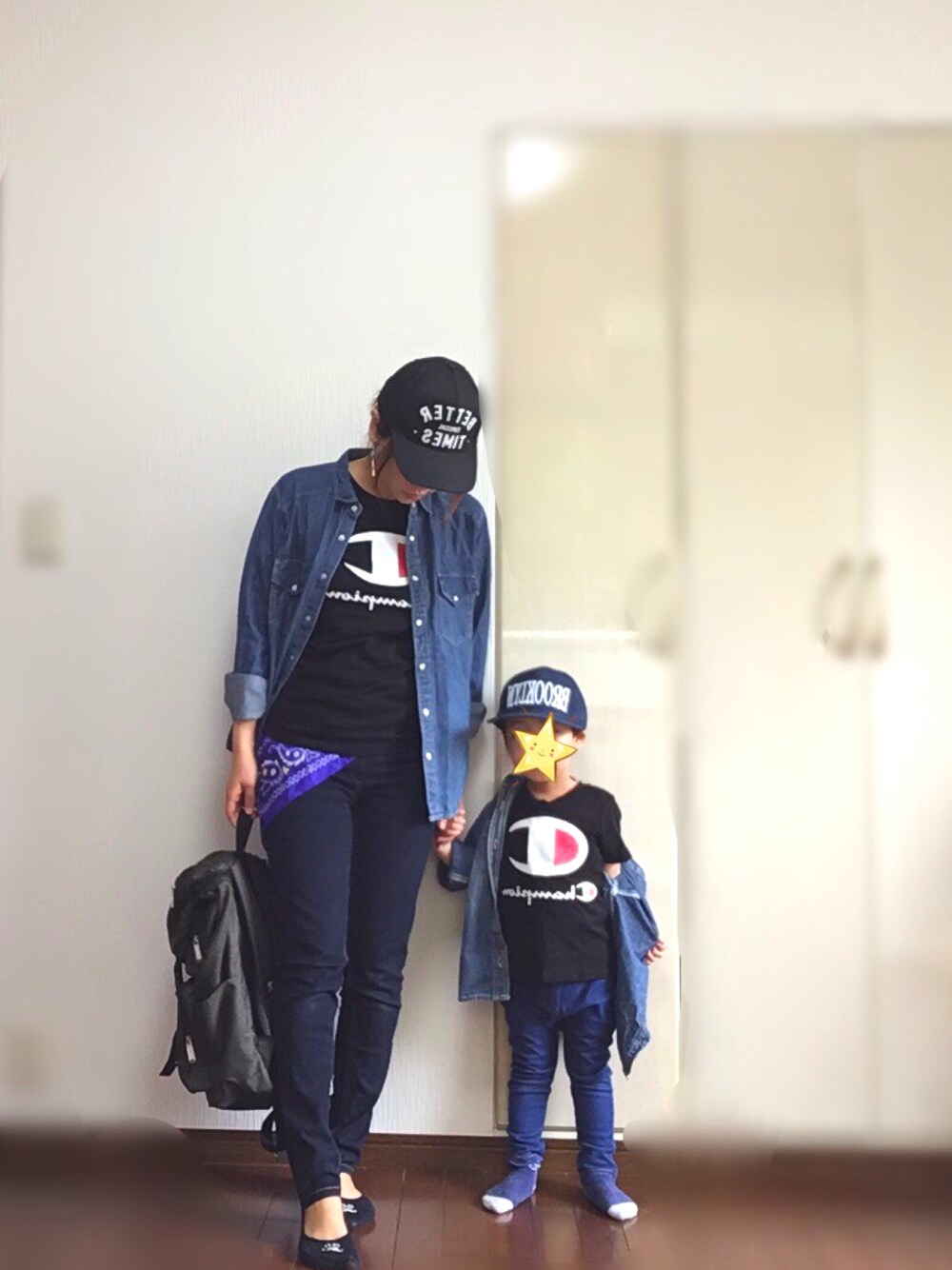 「おやこーで。、カジュアルコーデ、親子コーデ、リンクコーデ、親子リンクコーデ、男の子コーデ、ママコーデ」｜「Championのアイテム（Tシャツ/カットソー、ブラック系）」を使った、ゆー🐣さん（レディース・156cm）の春コーディネートの1枚目の写真