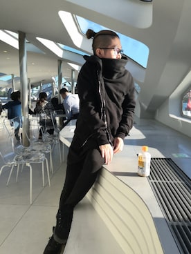 「DRKSHDW by RICK OWENS（ダークシャドウ バイ リックオウエンス）のアイテム（パーカー）」を使った、すーさんさん(^o^)🎤さん（メンズ・168cm）の秋コーディネート