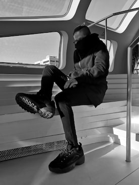 「DRKSHDW by RICK OWENS（ダークシャドウ バイ リックオウエンス）のアイテム（パーカー）」を使った、すーさんさん(^o^)🎤さん（メンズ・168cm）の秋コーディネート