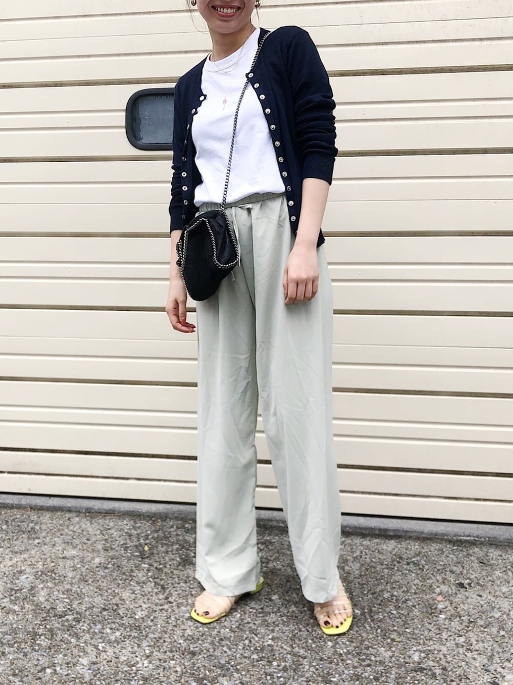 「dholic、agnes b.、ユニクロユー、UNIQLO U、ユニクロ、プチプラ、プチプラコーデ、ラクチンコーデ、シンプルコーデ、夏だ！Tシャツ着よう！」｜「DHOLICのストレッチウエストワイドパンツ（その他パンツ、グリーン系）」を使った、mikitiさん（レディース・157cm）の夏コーディネートの1枚目の写真