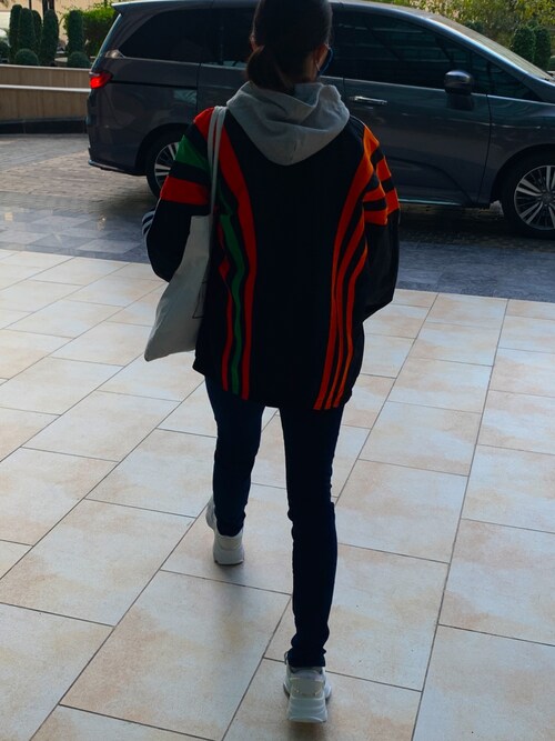 Adidas アディダス のブルゾンを使ったレディース人気ファッションコーディネート Sciaky