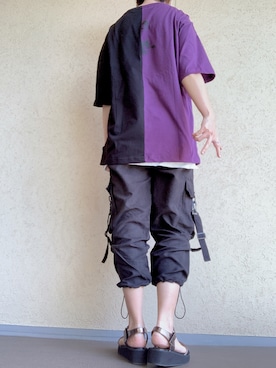 「パープル×黒」｜「アイテム（カーゴパンツ）」を使った、レイさん（レディース・167cm）の春コーディネート