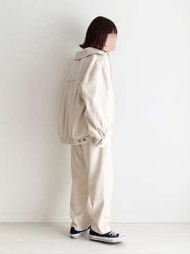 「オフホワイト」｜「アイテム（ブルゾン）」を使った、ukiさん（レディース・155cm）の秋コーディネート