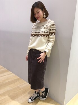 「白ニット」｜「アイテム（スカート、グレー系）」を使った、あさみさん（レディース・157cm）の秋コーディネート