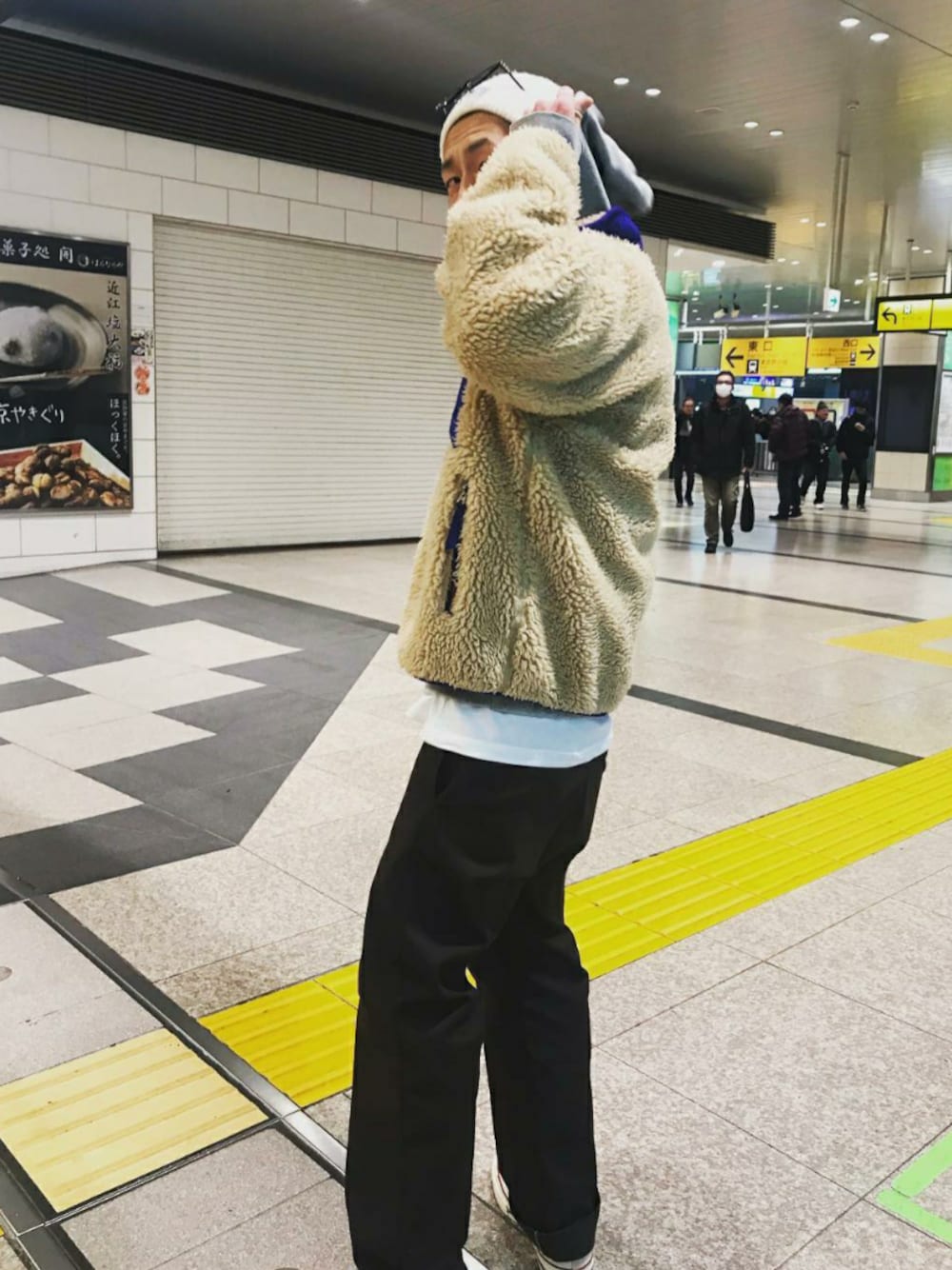 「パタゴニアレトロX、デッキシューズ、converse、チャックテイラー、ジェイクルー、オリバーピープルズ」｜「DickiesのDickies◆874ワークパンツ/チノパンツ（チノパンツ、ブラウン系）」を使った、おっくん！！さん（メンズ・175cm）の秋コーディネートの1枚目の写真
