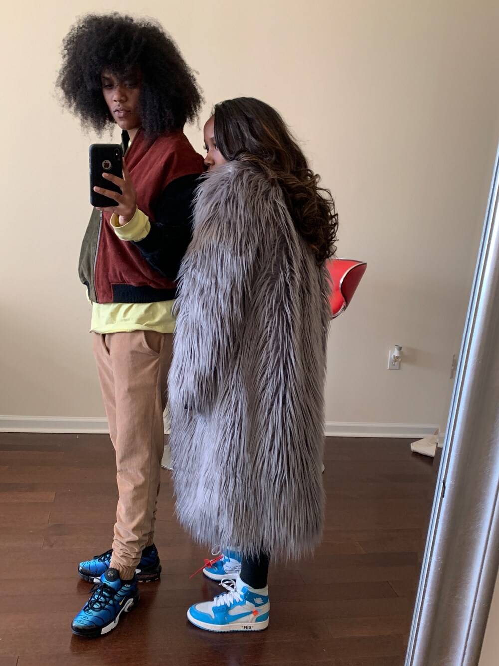 「NIKEのアイテム（スニーカー、その他）」を使った、mane squeezeさん（レディース・170cm）の冬コーディネートの1枚目の写真