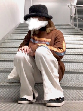 「Ungrid（アングリッド）のCollegedaleロゴロングスリーブTee（Tシャツ/カットソー）」を使った、ちぇるさん（レディース・162cm）の冬コーディネート