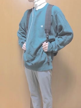 「チャンピオン パーカー」｜「アイテム（ニット/セーター）」を使った、こーたさん（メンズ・174cm）の秋コーディネート