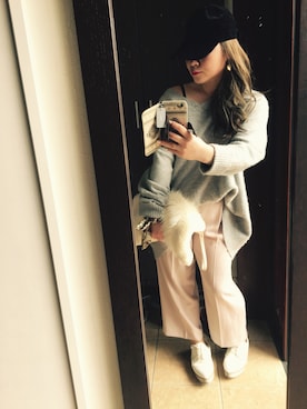 「OZOC（オゾック）のアイテム（クラッチバッグ）」を使った、Hitomi Sekiguchiさん（レディース・154cm）の冬コーディネート