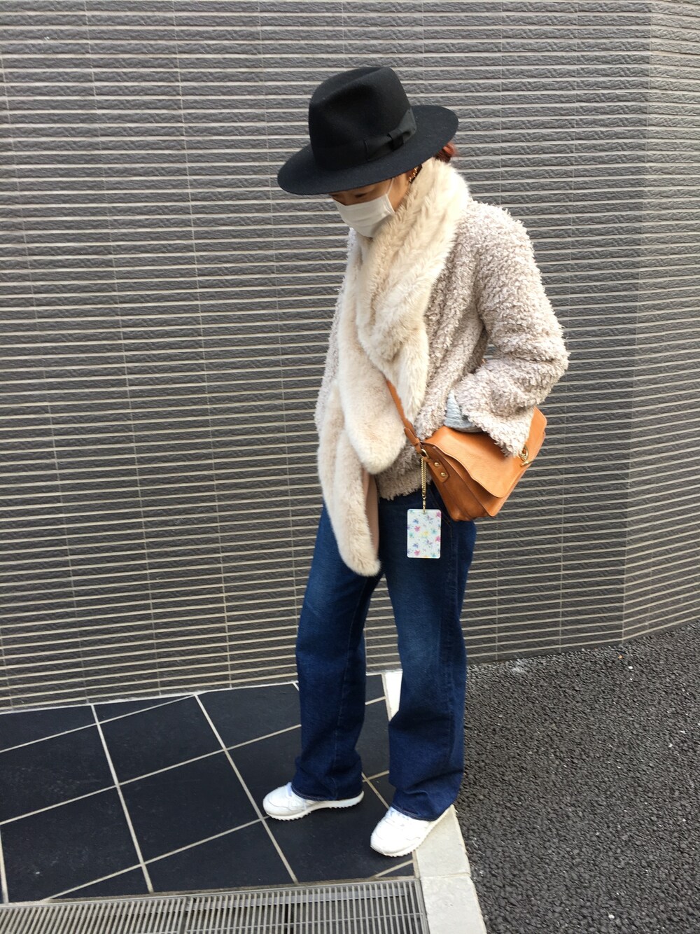 「大人カジュアル、ラフ、デニムパンツ、休日スタイル」｜「ZARAのアイテム（マフラー、ベージュ系）」を使った、m_m*さん（レディース・172cm）の冬コーディネートの1枚目の写真