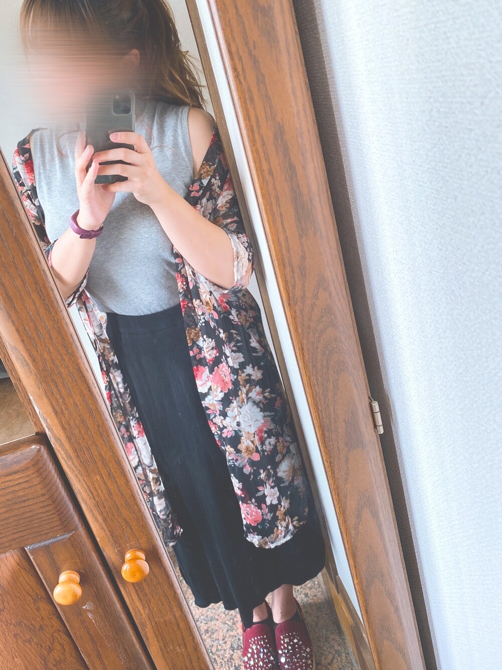 「高身長女子、なつこーで、アツい、ノースリーブ」｜「Grandeirの[七分袖]シースルーロング花柄UVケアガウンカーディガン（カーディガン/ボレロ、ブラック系）」を使った、ぱんのみみさん（レディース・167cm）の春コーディネートの1枚目の写真