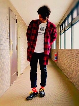 「nano・universe」｜「アイテム（チェスターコート）」を使った、akiさん（メンズ・180cm）の春コーディネート