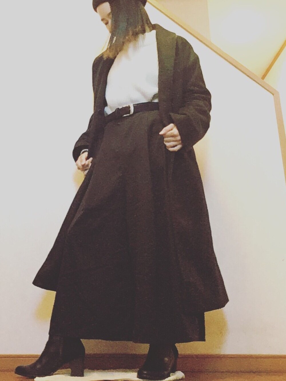 「ガウンコート、白ニット、スカンツ、ショートブーツ、GUコーデ、GUMANIA、黒」｜「MURUAのアイテム（ジャケット/アウター、ブラック系）」を使った、Manasanさん（レディース・150cm）の冬コーディネートの1枚目の写真
