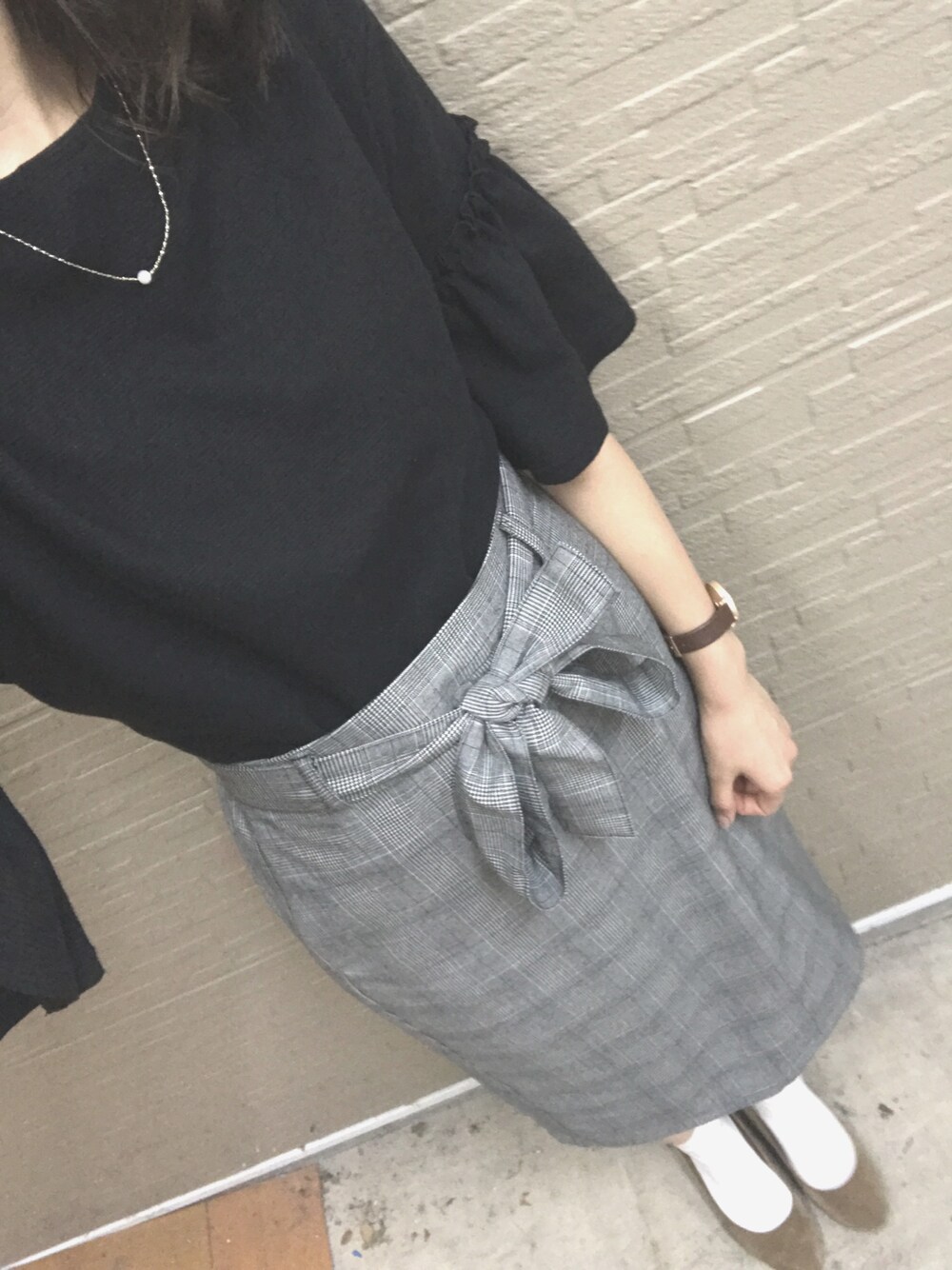 「LOWRYS FARMのソデフレアＴシャツ　761234 （Tシャツ/カットソー、ブラック系）」を使った、は っ ぱ さん（レディース・170cm）の秋コーディネートの1枚目の写真
