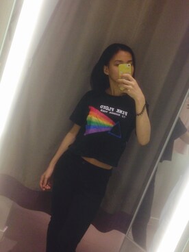 「H&M（エイチ・アンド・エム）のアイテム（Tシャツ/カットソー、ブラック系）」を使った、佛罗伦萨的橘子さん（レディース・158cm）の秋コーディネート