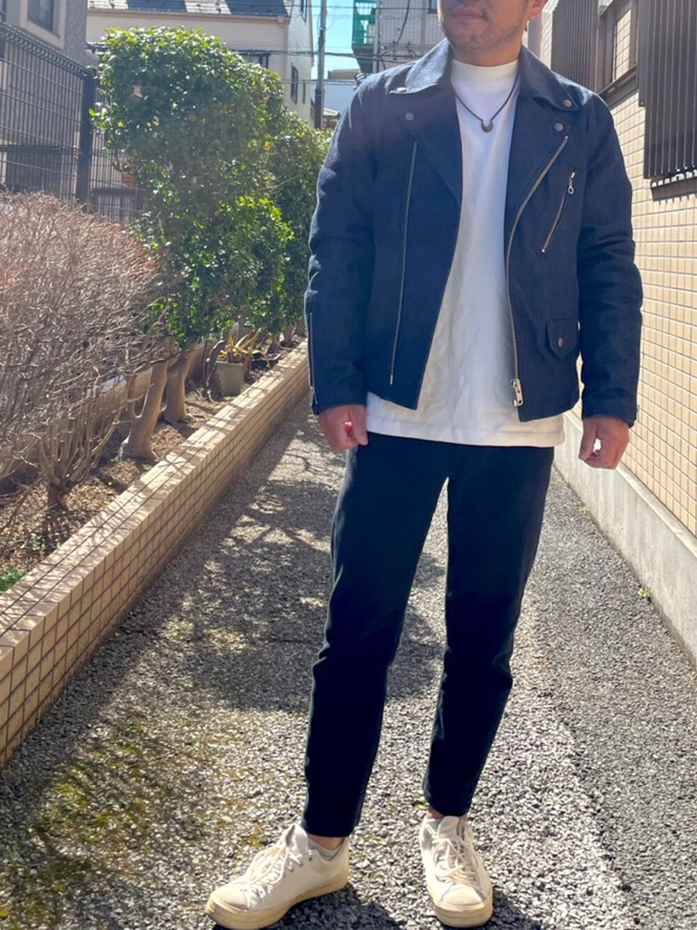 「春めきシューズ、春コーデ、ライダースジャケット、デニムライダース、シンプル、黒スキニー、大人カジュアル、定番スタイル、おじさん、アラフォー」｜「HOLLYWOOD RANCH MARKETのアイテム（ライダースジャケット、ブルー系）」を使った、masu＊さん（メンズ・168cm）の春コーディネートの1枚目の写真