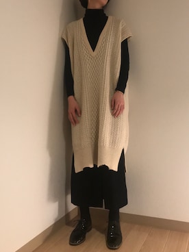 「mizuiroind（ミズイロインド）のmizuiro-ind　cable V neck long vest（ベスト、ホワイト系）」を使った、naoさん（レディース・161cm）の冬コーディネート